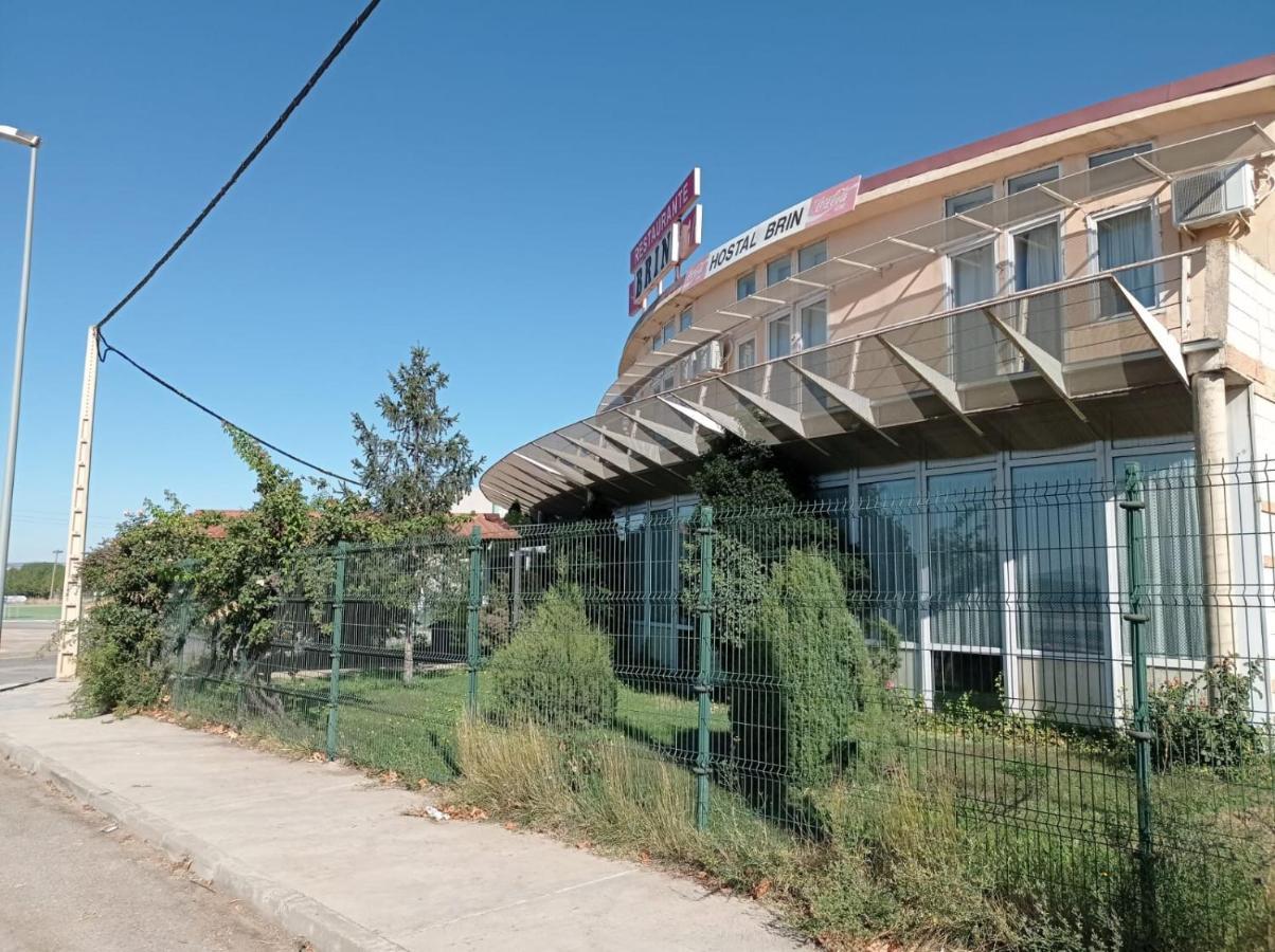 מונריאל דל קאמפו Hostal Brin מראה חיצוני תמונה