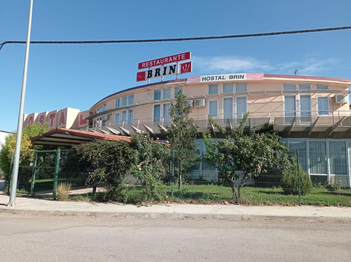 מונריאל דל קאמפו Hostal Brin מראה חיצוני תמונה