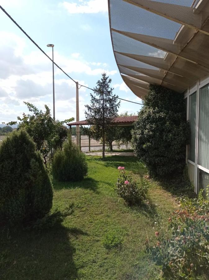 מונריאל דל קאמפו Hostal Brin מראה חיצוני תמונה